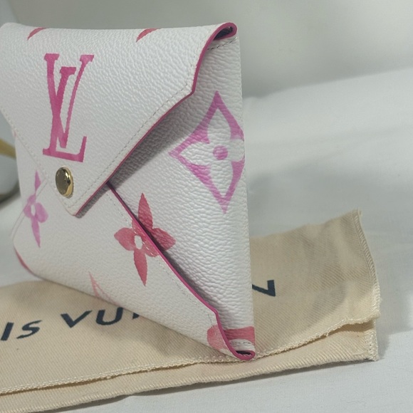 Stunning Rare Louis Vuitton Medium Kirigami Watercolor Sold - Picture 4 of 11